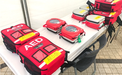 救護本部に準備されたオムロンのAED