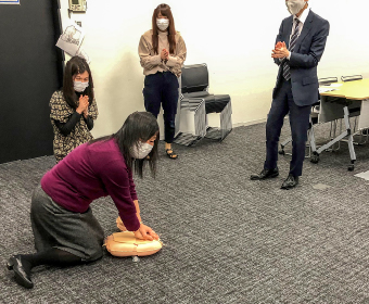 オムロンAED 講習会イメージ